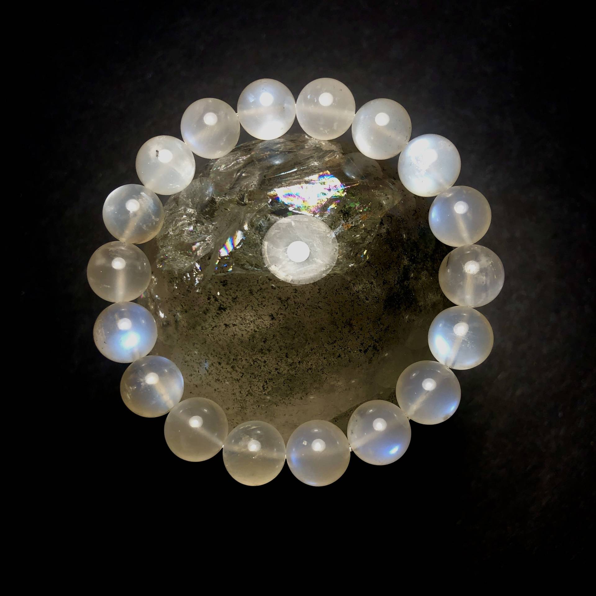 Armband - Weißer Mondstein Mit Blauem Blitz 10, 5mmx17, 5mm 33, 9G Natürlicher Creme Edelstein Labradorit Chatoyancy Amulett Stein Einzelstück von NGNGNCrystal