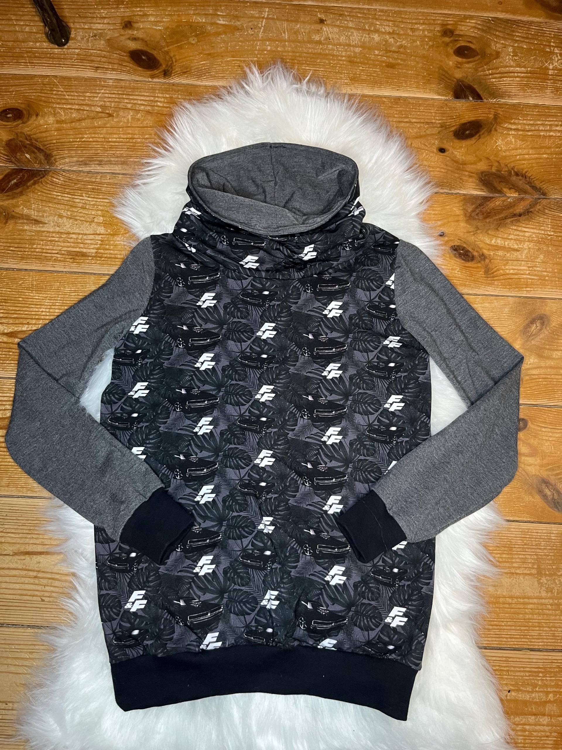 Handmade Sweatshirt Gr 140 von NHDesignBeautifulOne