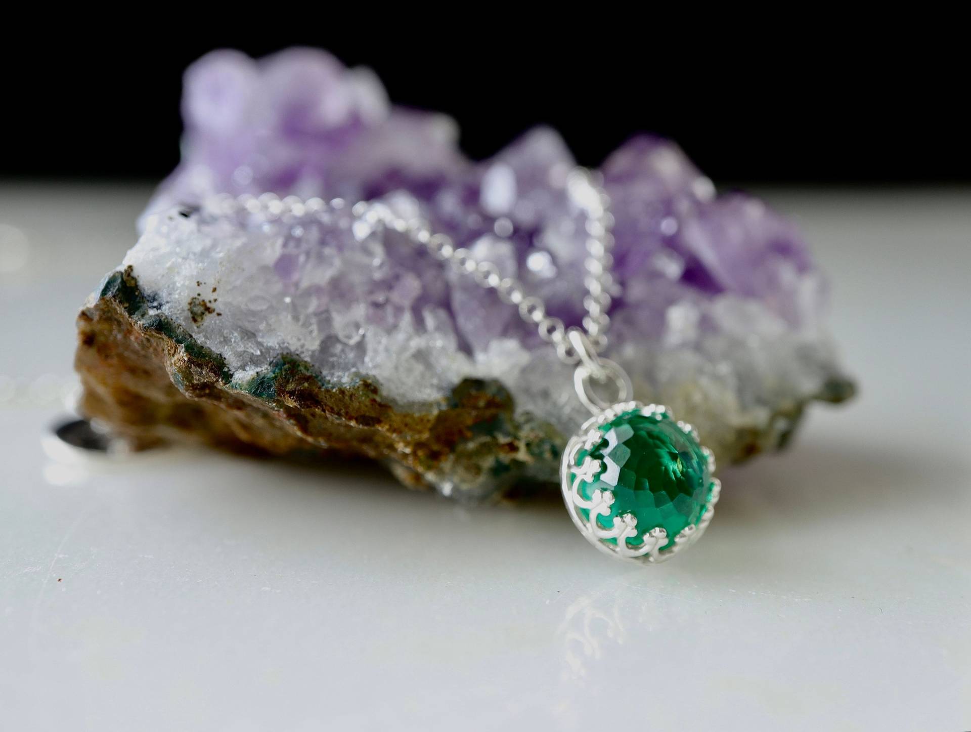 2, 5 Ct Smaragd Royal Halskette | Graviertes 14Kt Gold Fill Oder Sterling Silber Mai Birthstone Für Sie Zierliches Anhänger Geschenk Mama von NICCOLETTI