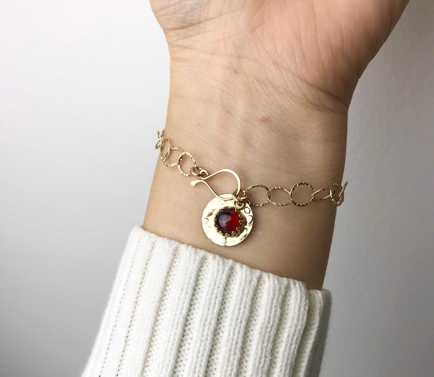 3 Ct Granat Charmed Armband | Januar Birthstone Schmuck Geschenk Für Sie Strukturiertes Kettenarmband Muttertagsgeschenk Geburtstagsgeschenk 3 Ct Granat Charmed Armband | Januar Birthstone Schmuck Geschenk Für Sie Strukturiertes Kettenarmband Muttertagsgeschenk Geburtstagsgeschenk von NICCOLETTI