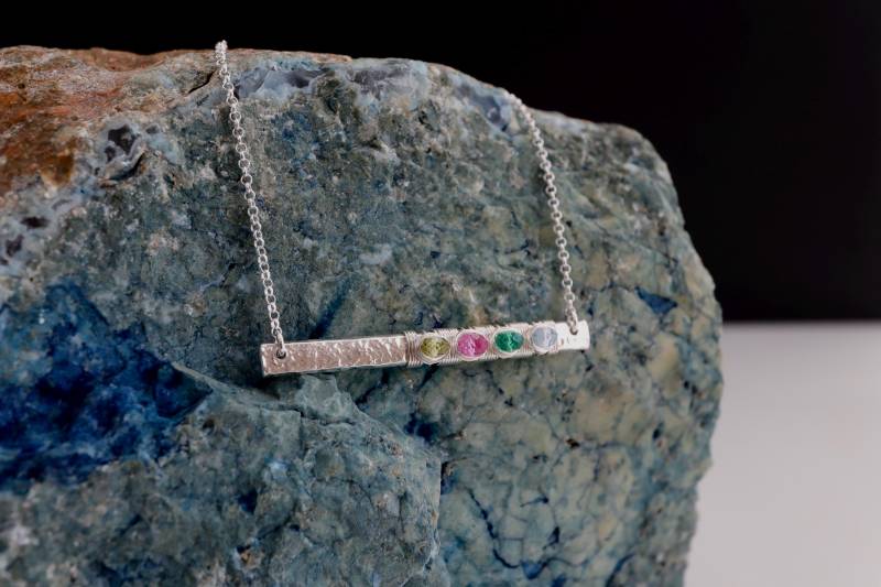 Benutzerdefinierte Geburtsstein Bar Halskette in 14K Gold Filled Oder Sterling Silber, Wählen Sie Ihre Birthstones von NICCOLETTI