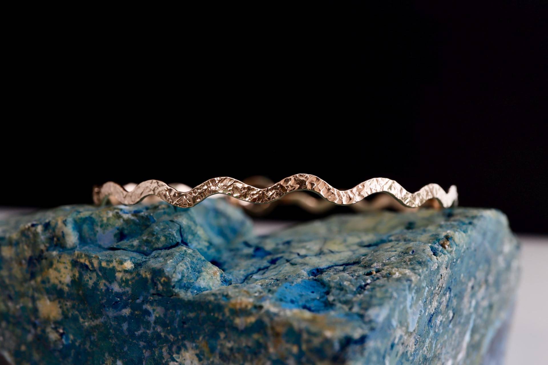 Der Wellen-Armreif | Boho Sterling Silber Gewellt Armband Gold Wellen Armreif 14Kt Gelbgold Fill Chevron Armreifen Armbänder Geschenk Für Sie von NICCOLETTI