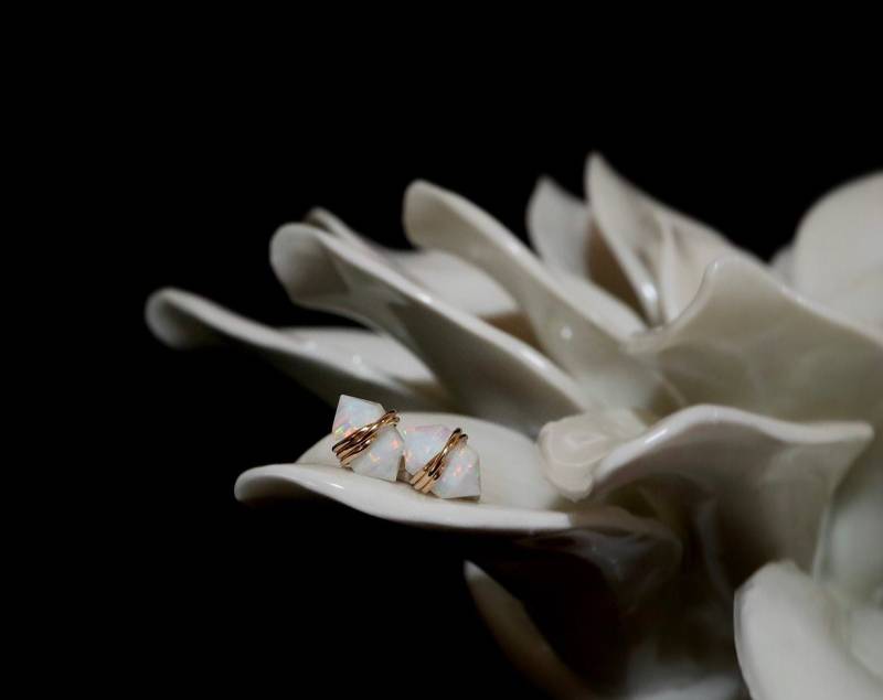 Opal Geo Ohrstecker in 585Er Gold, Gold Filled, Sterling Silber - Oktober Geburtsstein von NICCOLETTI