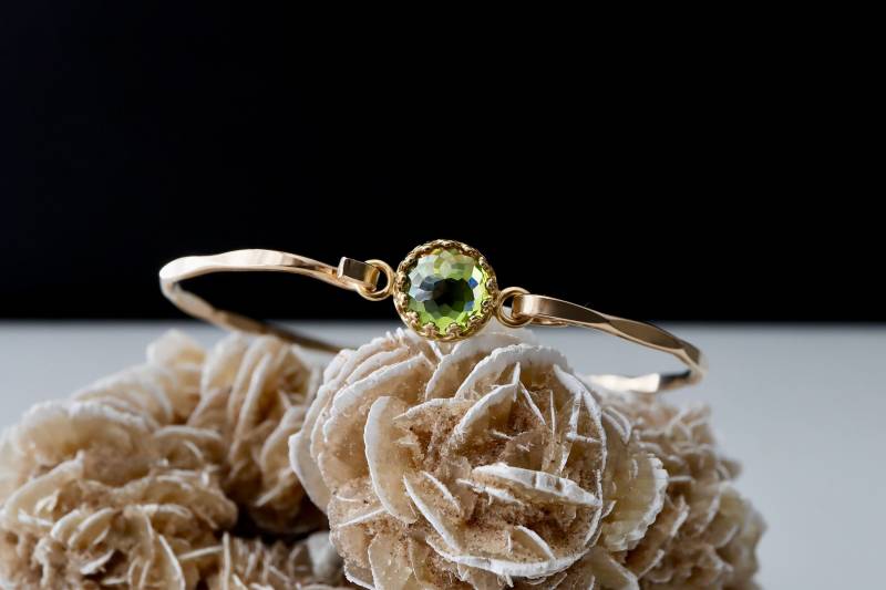 3 Ct Peridot Königlicher Verschluss Armreif | 14Kt Gold Fill, Sterlingsilber August Birthstone Geschenk Für Sie Neues Mutter-Stoß-Geschenk Gemme von NICCOLETTI