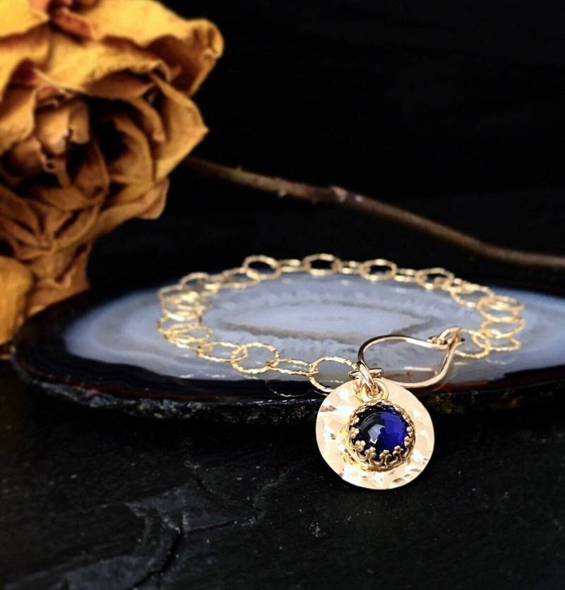 Saphir Charmed Armband | Blau Schmuck Geburtstagsgeschenk Für Sie September Geburtsstein-Kettenarmband Mutter Oder Frau Etwas Blaues von NICCOLETTI