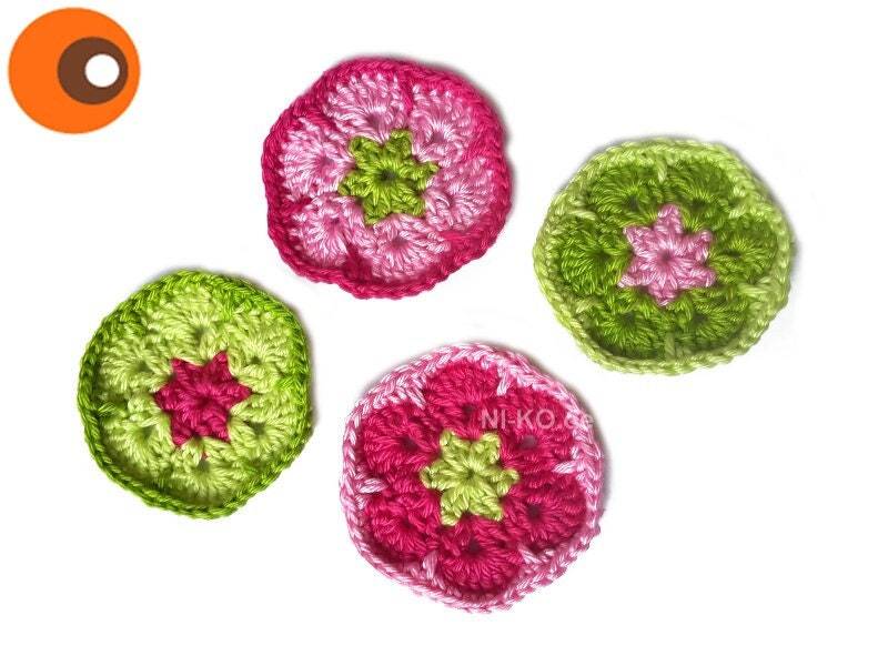 Häkelapplikation, 4 Blumen, Pink-Grün von NIKOde