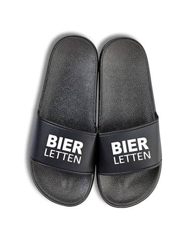NIMAMA Bier Letten Badelatschen - Statement Flip Flops Badeschuhe Unisex - Badesandalen & Hausschuhe für Damen & Herren mit lustigem Spruch - Schwarz/Schwarz - 44/45 von NIMAMA