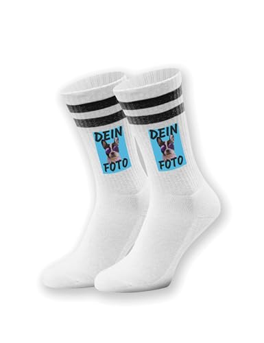 NIMAMA Damen & Herren Socken bedrucken lassen mit eigenem Foto - Unisex Tennissocken als Geschenk - Weiße Sportsocken mit lustigem Logo Statement - Weiß/Schwarz 36/41 von NIMAMA