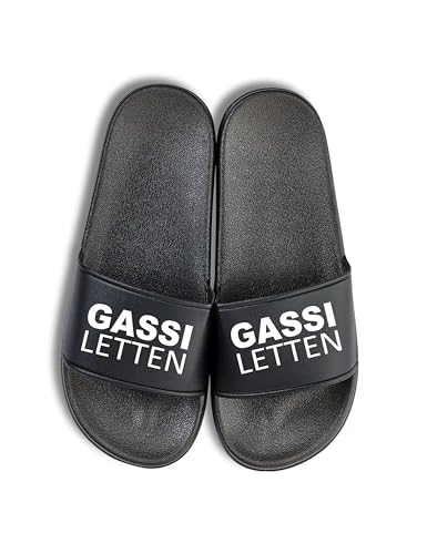 NIMAMA Gassi Letten Badelatschen - Statement Flip Flops Badeschuhe Unisex - Badesandalen & Hausschuhe für Damen & Herren mit lustigem Spruch - Schwarz/Schwarz - 44/45 von NIMAMA