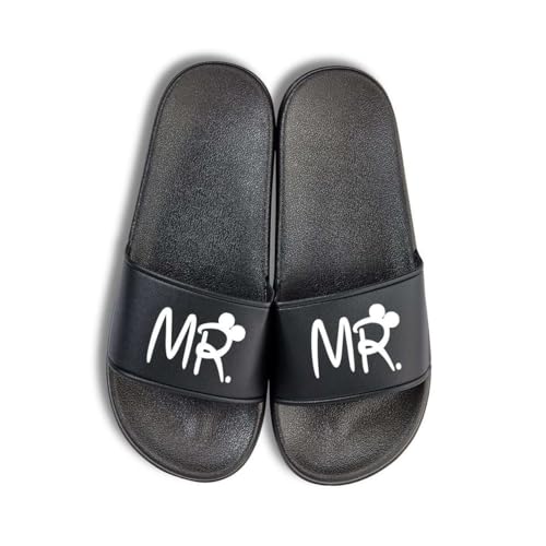 NIMAMA Mr & Mrs Unisex Badelatschen Flip Flops Badeschuhe Unisex für Damen und Herren - Mr Schwarz/Schwarz - 46/47 von NIMAMA