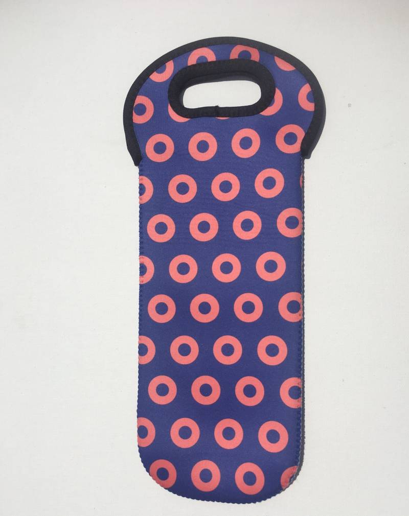 Isolierte Weintasche Mit Fischmann Donut Print von NJEastCoasters