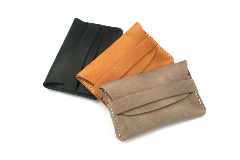 Leder Visitenkartenetui Ec-Karten Etui Ausweis Hülle Kartenetui Kartenhülle Geldbörse Portmonee Flap Wallet Pull-Up Verschiedene Farben von NJORDLedermanufaktur