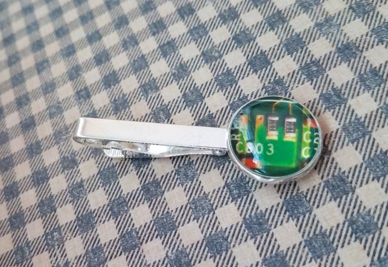 20% Off 18 Mm Grüner Computer Chip Krawattenclip, Herren Accessoires, Perfekte Geschenkidee von NJsDreamBoxes