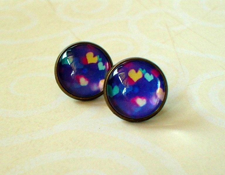 20 % Off - Blau Verschiedene Farben Herz Form Funkeln Light Firework Cabochon Ohrstecker, Ohrringe Post, Süße Geschenkidee 20 % Off - Blau Verschiedene Farben Herz Form Funkeln Light Firework Cabochon Ohrstecker, Ohrringe Post, Süße Geschenkidee von NJsDreamBoxes