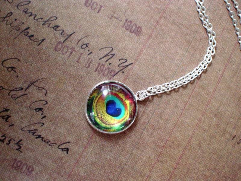 20% Off - Pfauenauge Feder Gold Blau Grün Mehrfarbig Anhänger Halskette, Geschenkidee 20% Off - Pfauenauge Feder Gold Blau Grün Mehrfarbig Anhänger Halskette, Geschenkidee von NJsDreamBoxes