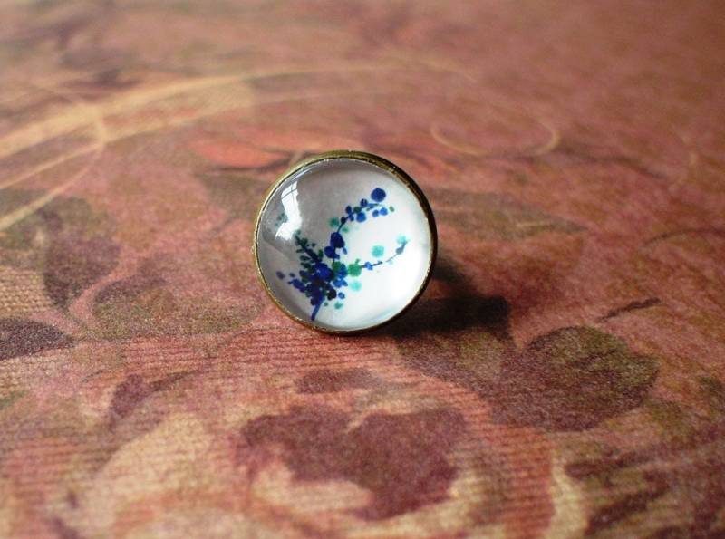 20% Off -Weiß Und Blau Spirit Of Tree Ring, Natürlicher Wald, Elegante Geschenkidee 20% Off -Weiß Und Blau Spirit Of Tree Ring, Natürlicher Wald, Elegante Geschenkidee von NJsDreamBoxes