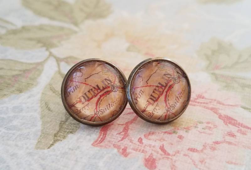 Alte Vintage Look England Dublin Karte Cabochon Ohrstecker, Antique Style, Ohrring Post, Geschenkidee Alte Vintage Look England Dublin Karte Cabochon Ohrstecker, Antique Style, Ohrring Post, Geschenkidee von NJsDreamBoxes