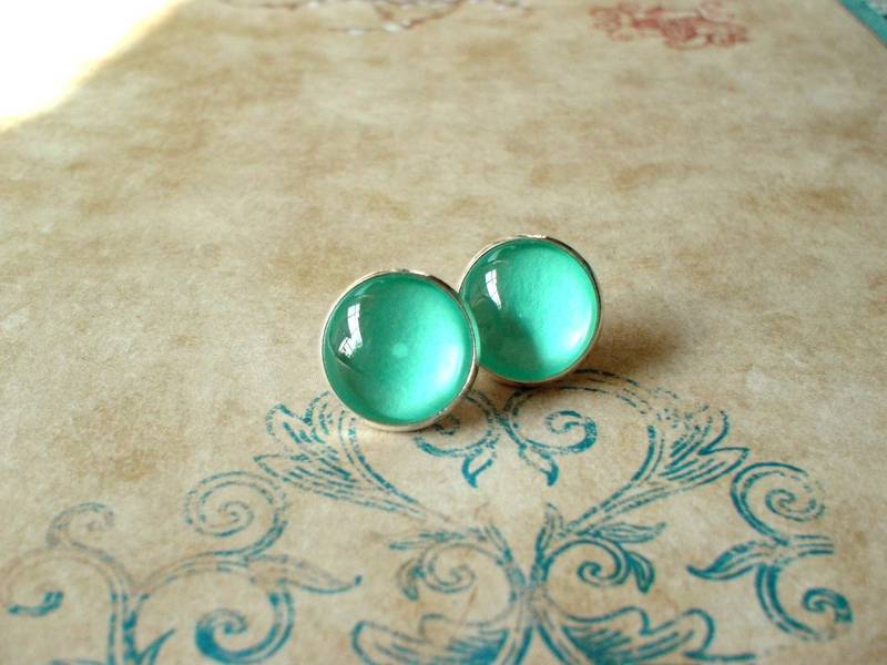 Blauer Ohrstecker, Blaue Ohrstecker in Mintfarbe, Glasohrstecker Blauer Ohrstecker, Blaue Ohrstecker in Mintfarbe, Glasohrstecker von NJsDreamBoxes