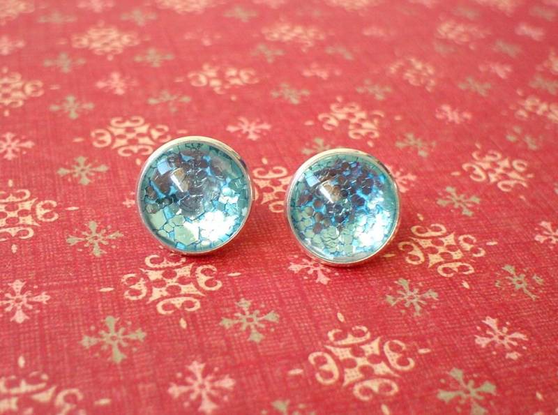 Glitzernde Eisblaue Cabochon Ohrstecker/Toll Für Party, Schönes Geschenk Sie Glitzernde Eisblaue Cabochon Ohrstecker/Toll Für Party, Schönes Geschenk Sie von NJsDreamBoxes