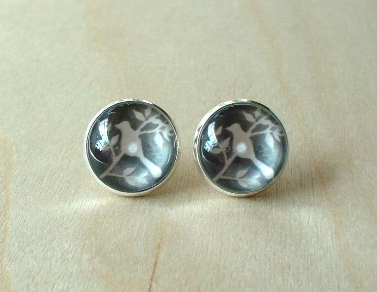 Graue Und Weiße Vogel Baum Ohrstecker, Elegante Geschenkidee Graue Und Weiße Vogel Baum Ohrstecker, Elegante Geschenkidee von NJsDreamBoxes