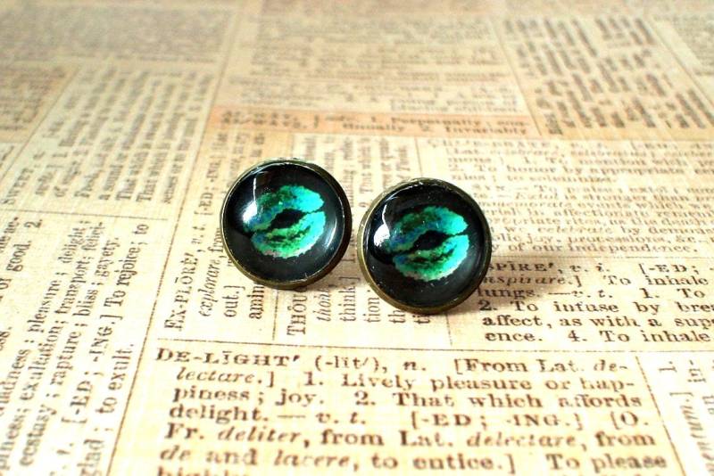 Kiss Me Black/Lippen/ Neon Grün Ohrstecker, Morden Mode, Geschenkidee Kiss Me Black/Lippen/ Neon Grün Ohrstecker, Morden Mode, Geschenkidee von NJsDreamBoxes