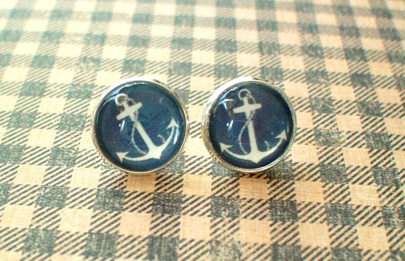 Marineblaue Und Weiße Anker Cabochon Ohrstecker, Ohrringe Post, Geschenkidee Marineblaue Und Weiße Anker Cabochon Ohrstecker, Ohrringe Post, Geschenkidee von NJsDreamBoxes