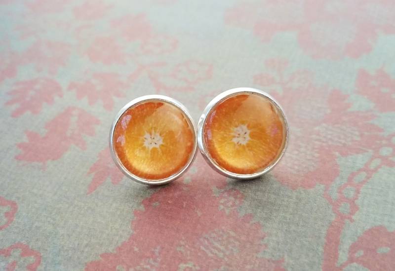 Orange Obstscheibe Cabochon Ohrstecker, Süße Geschenkidee, Mann Papa Orange Obstscheibe Cabochon Ohrstecker, Süße Geschenkidee, Mann Papa von NJsDreamBoxes
