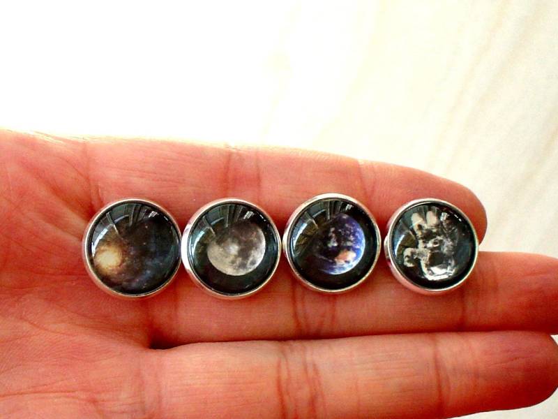 Spaceman Gravity Planet Ohrstecker, Galaxy, Coole Geschenkidee Spaceman Gravity Planet Ohrstecker, Galaxy, Coole Geschenkidee von NJsDreamBoxes