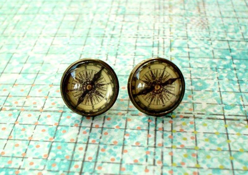 Vintage Kompass Cabochon Ohrstecker, Ohrringe Post, Schönes Geschenk Vintage Kompass Cabochon Ohrstecker, Ohrringe Post, Schönes Geschenk von NJsDreamBoxes