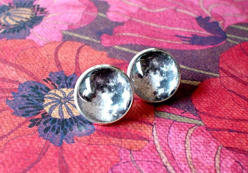 Vollmond Schwarz-Weiß Ohrstecker, Planet, Elegantes Geschenk Für Sie von NJsDreamBoxes