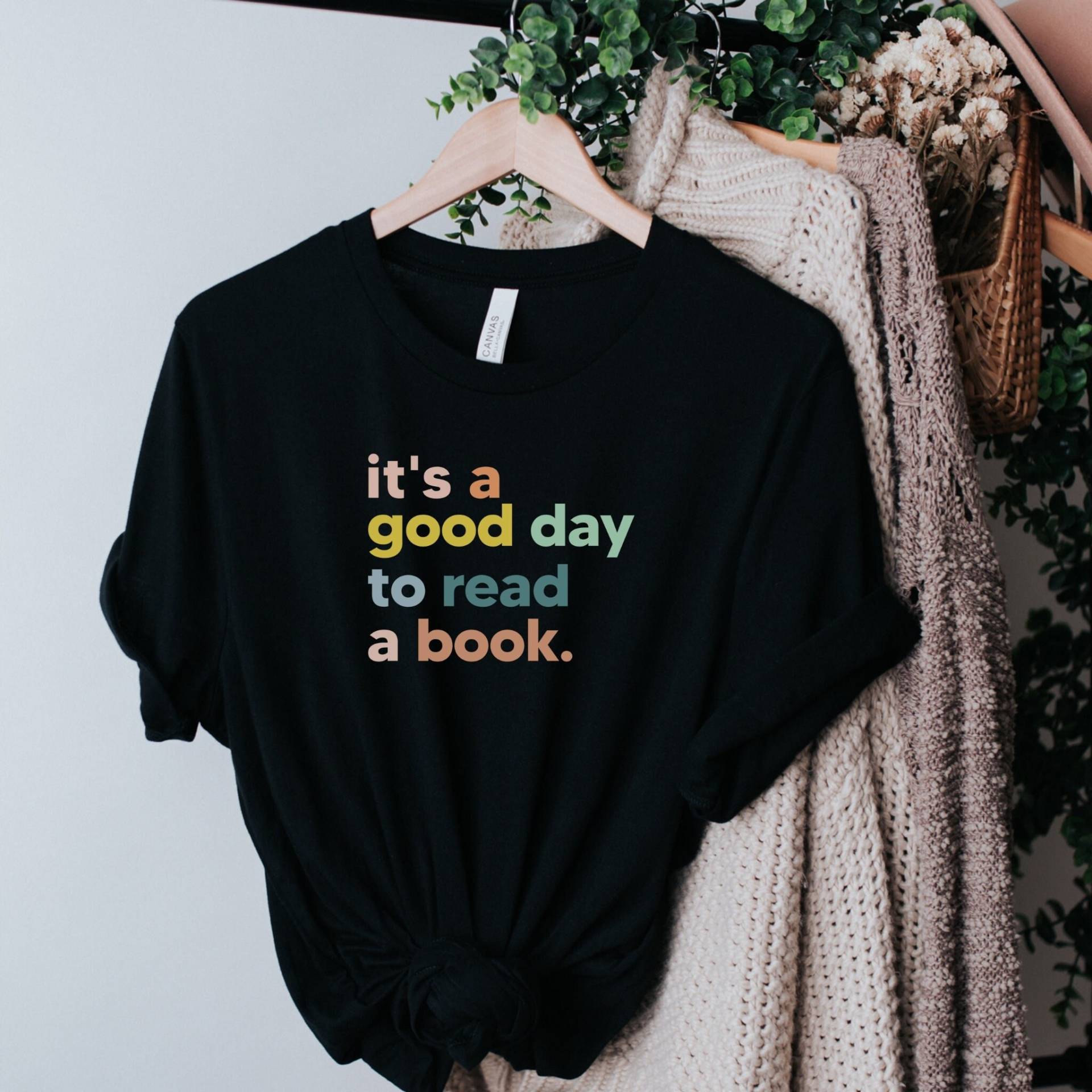 Es Ist Ein Guter Tag, Buch Zu Lesen, Buchliebhaber Shirt, Geschenk, Geschenk, Geburtstagsgeschenk, Bücherwurm Retro Shirt von NKKApparel