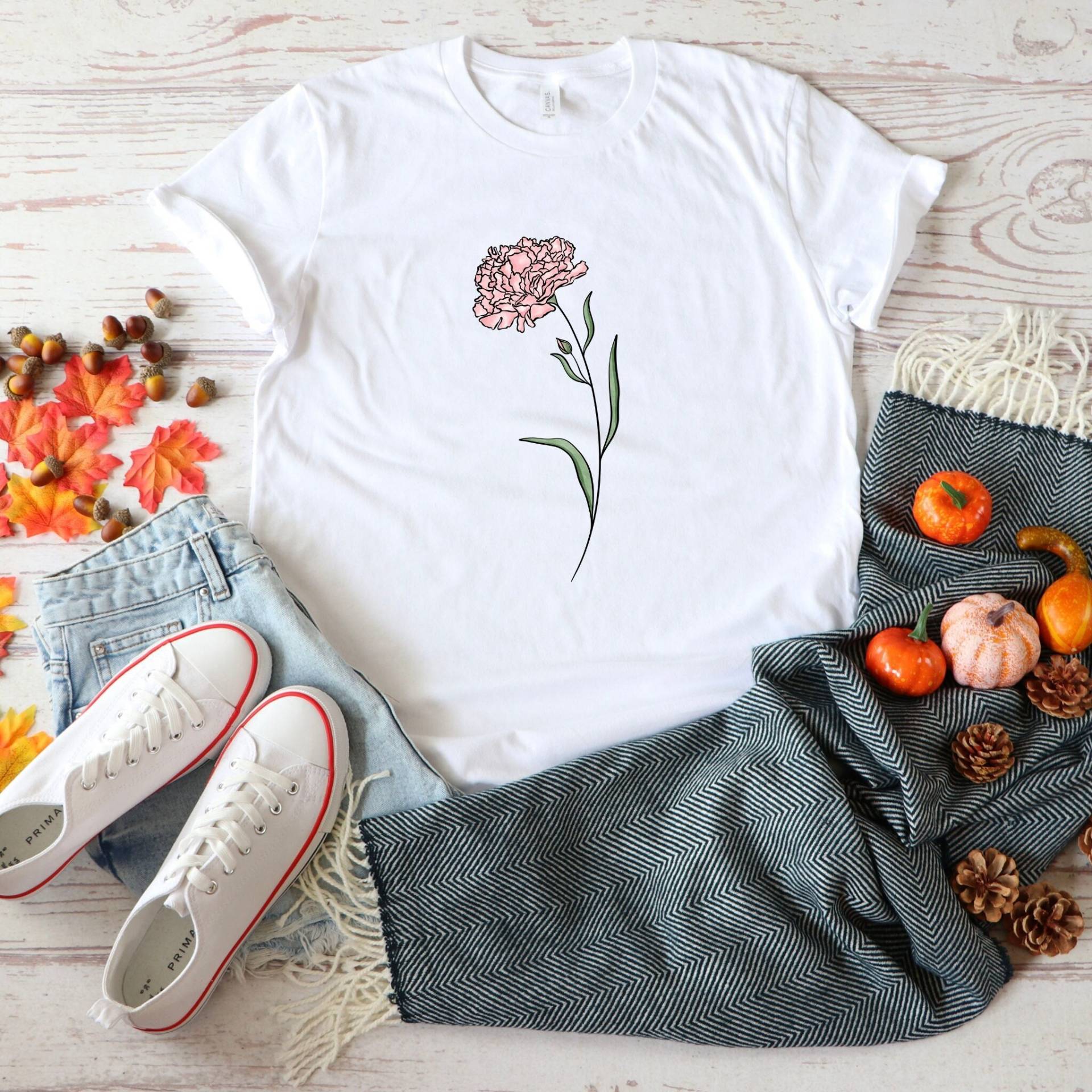 Personalisiertes Geburtsblumen Shirt, Blumen Geburtsmonat Januar Nelke Geschenk, Geschenk von NKKApparel
