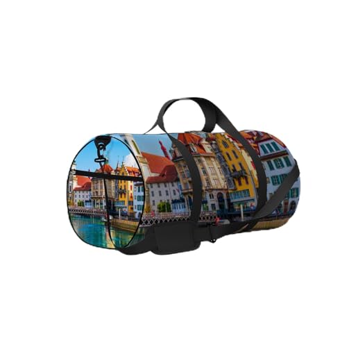 Green Scenic Summer Aerial Panorama Old Town Sporttasche, Tragetasche, wasserdichte Sporttasche mit Schultergurt, Reißverschluss, 2 Seitentaschen für Damen und Herren, Reise- und Aufbewahrungs-Umhänge von NLWQEKV