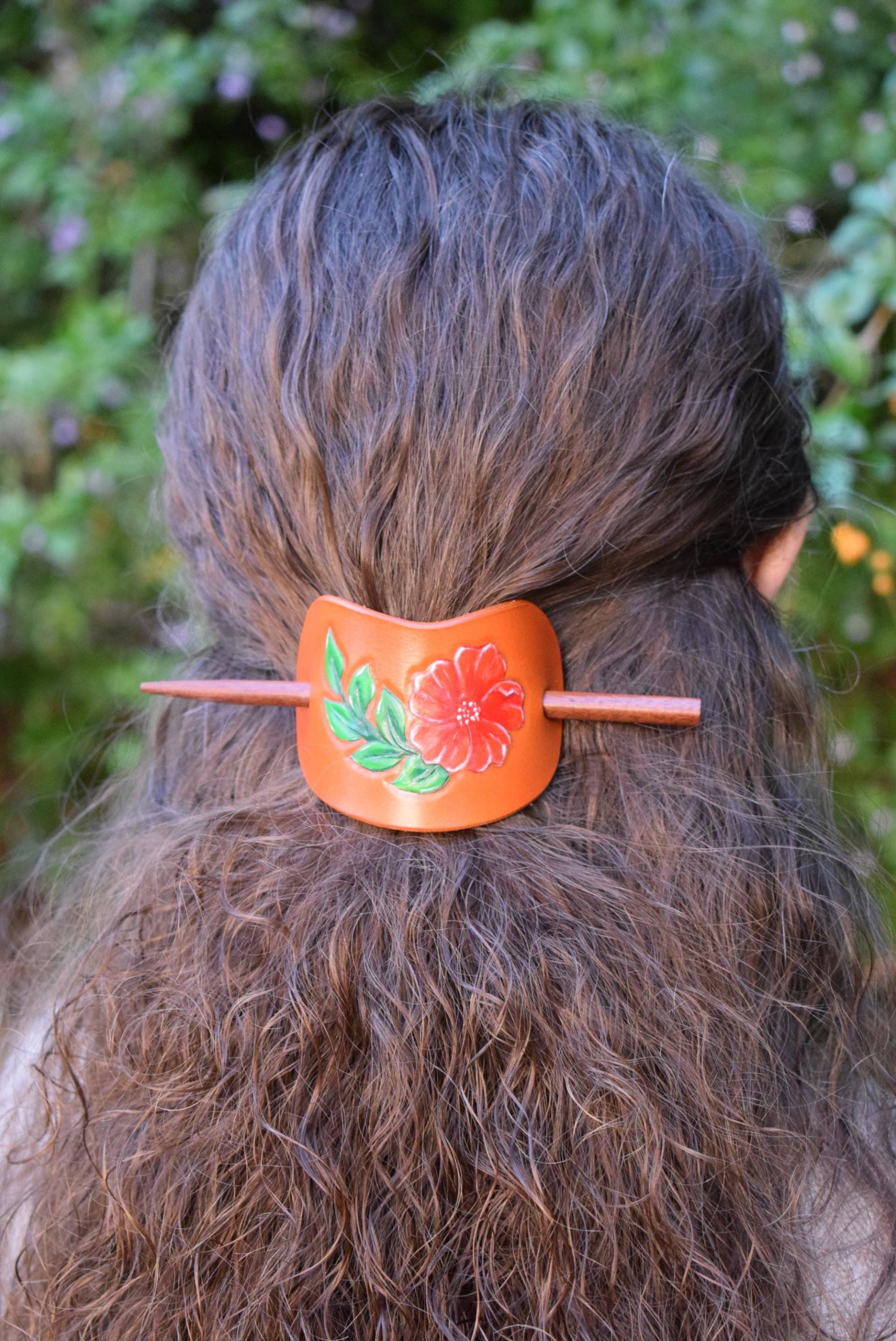 Leder Haarspange Mit Stab, Von Hand Punziert von NMLeatherShop