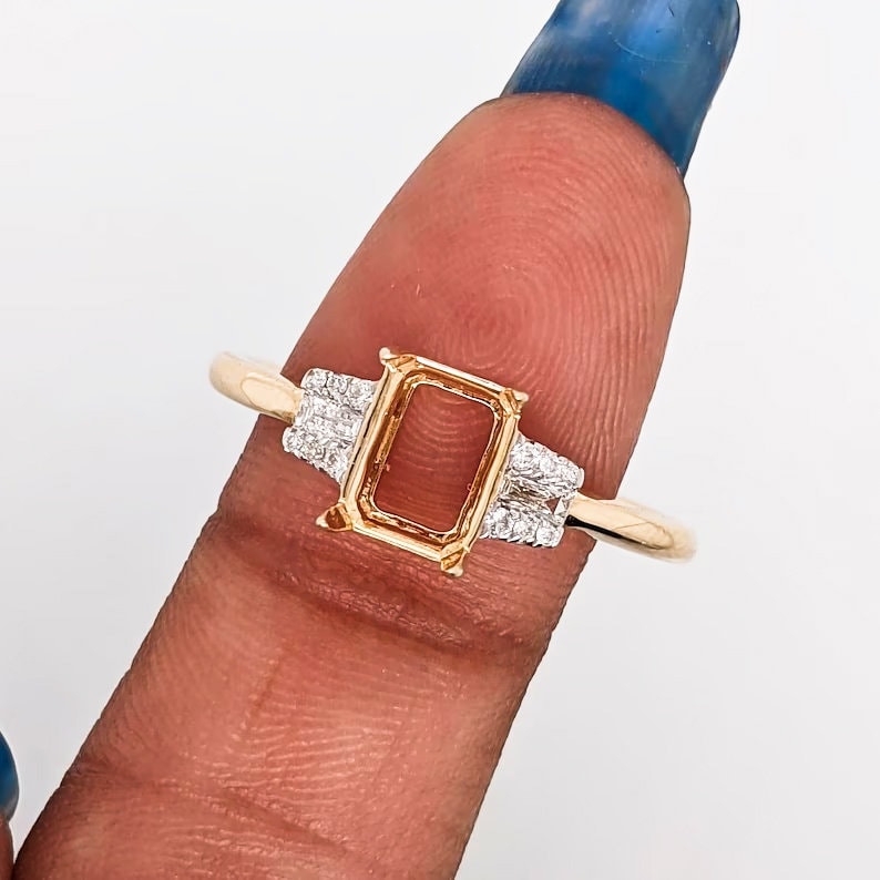 Einzigartige Smaragdschliff Oder Radiant Cut Diamant Ring Fassung in Massivem Gold |7x5 | Benutzerdefinierte Semi Mount Edelstein von NNJGemstones