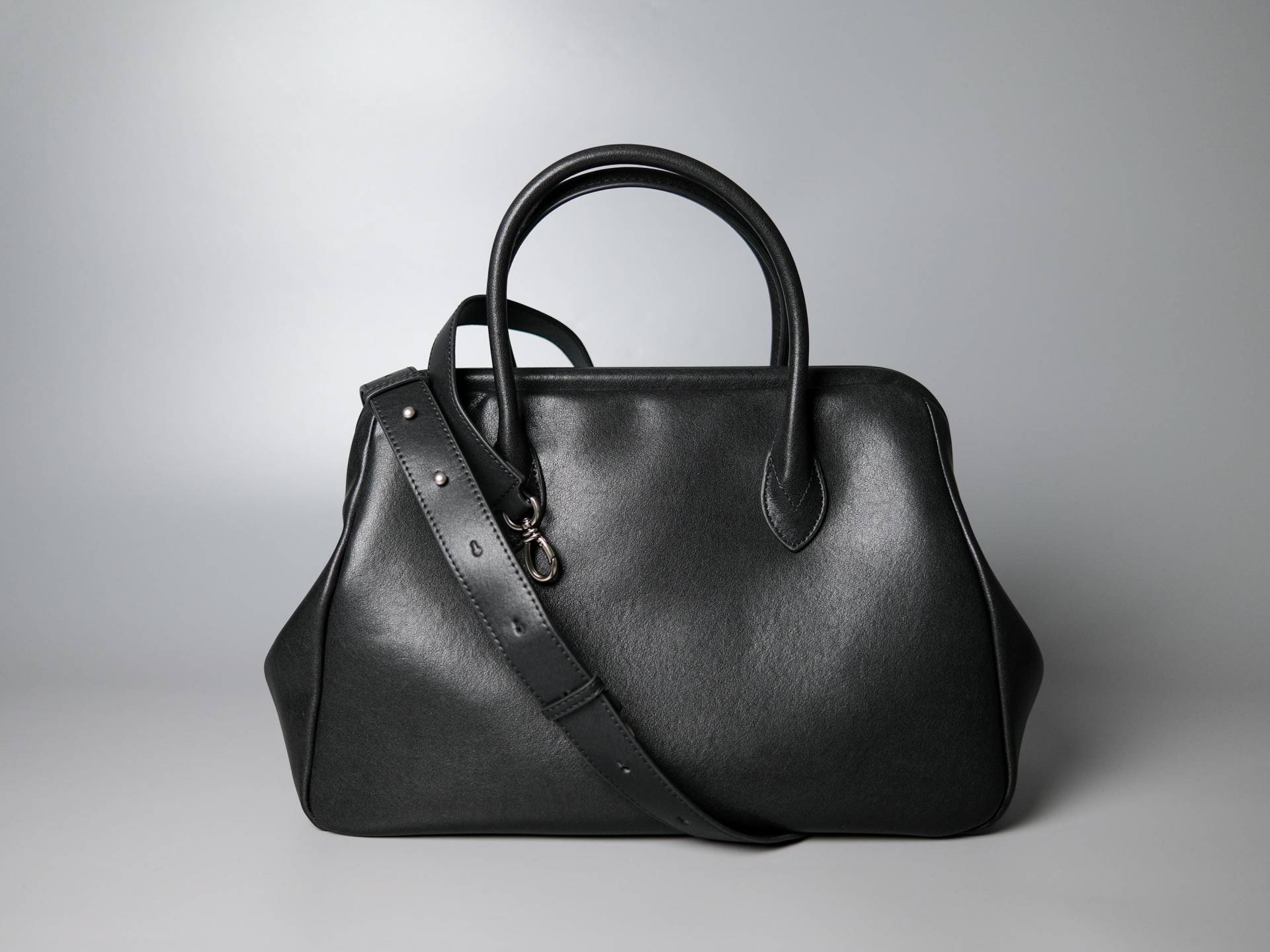 Schwarzer Vintage-stil Leder Doctor Dulles Tasche/Retro Verschluss/Crossbody Messenger Tote/Gladstone Rahmen Handtasche Seesack Weekender Geschenk von NNostalgia