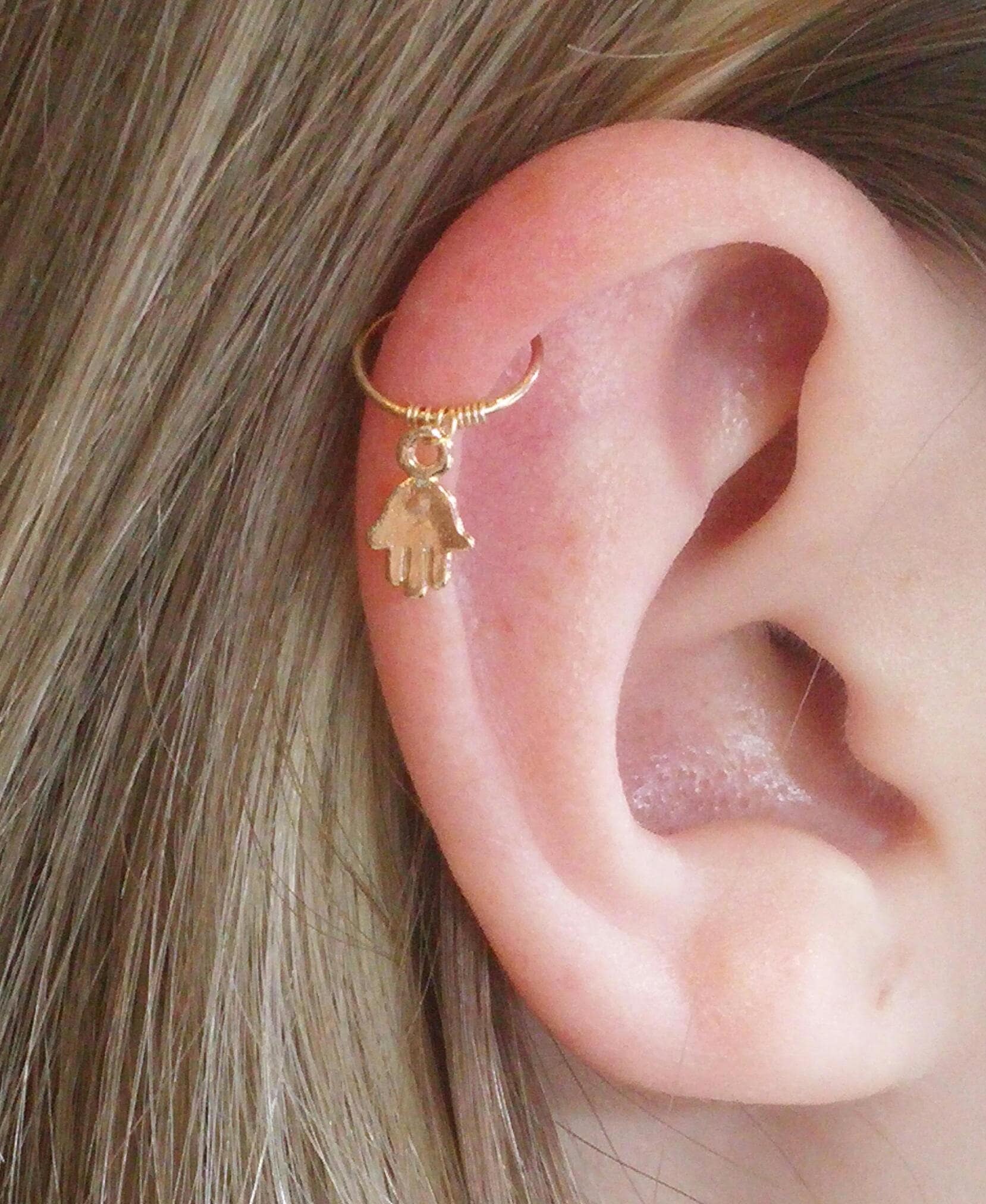 Hamsa Reifen, Helix Piercing, Ohrring, Hoop, Ohrringe, Ring, Schmuck, Knorpel, Hamsa Hamsa Reifen, Helix Piercing, Ohrring, Hoop, Ohrringe, Ring, Schmuck, Knorpel, Hamsa von NOAJEWELRY1