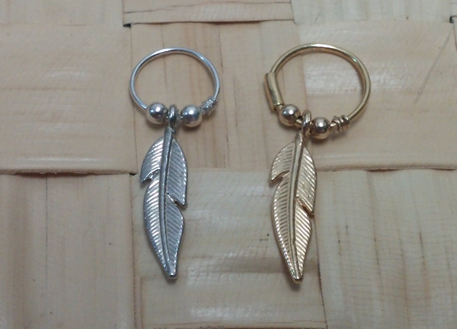 Helix Ohrring, Feder Knorpel Hoop, Piercing, Blatt Ohrring Helix Ohrring, Feder Knorpel Hoop, Piercing, Blatt Ohrring von NOAJEWELRY1