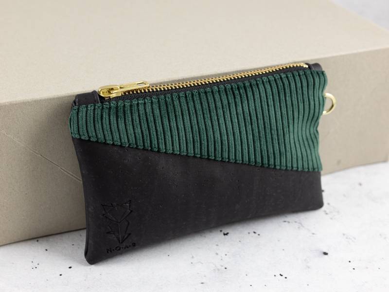 Kork Mini Geldbörse Mit Kartenfächern Schwarz Cord Waldgrün von NOASBerlin