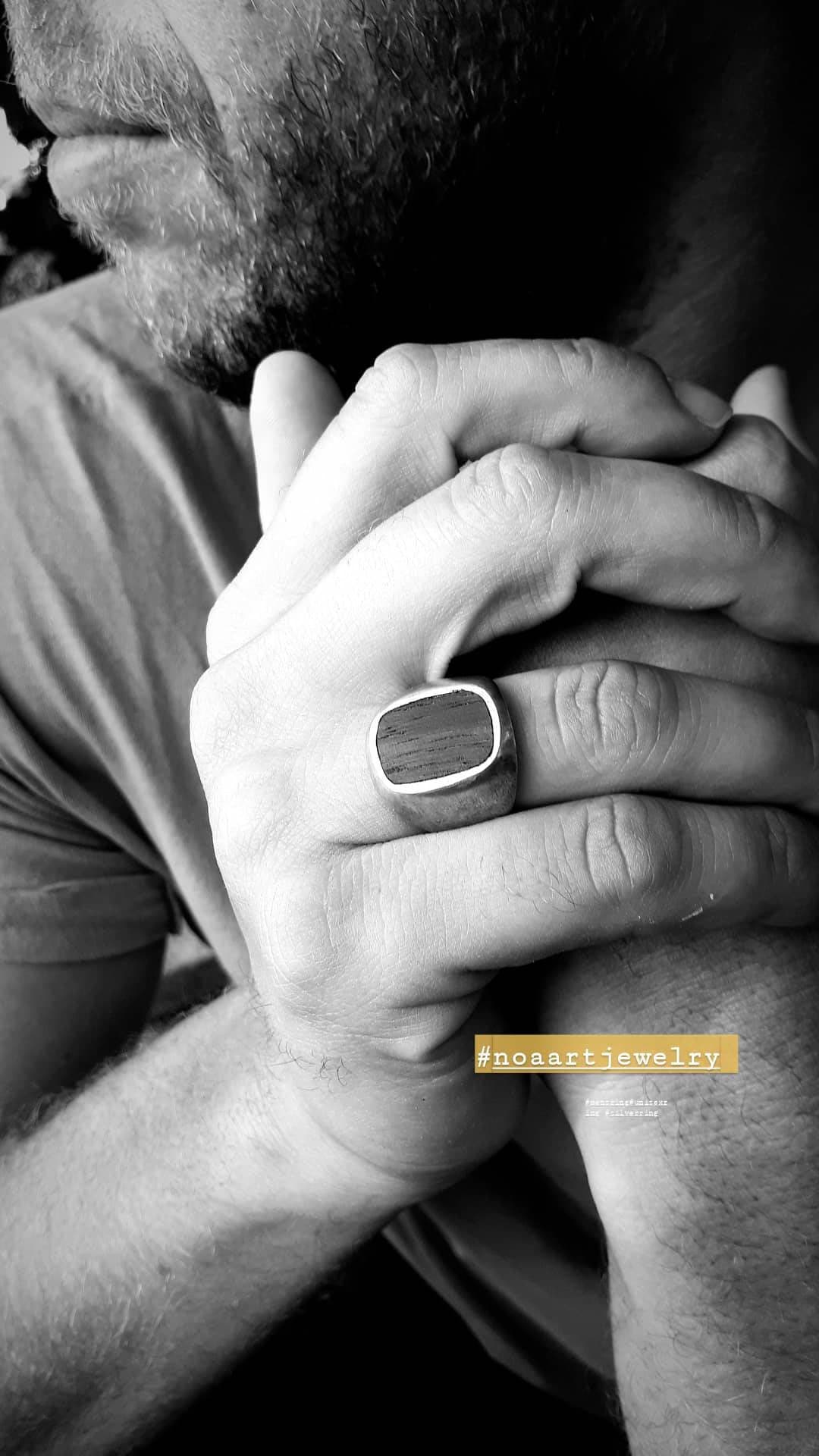 Einzigartiges Großes Silber Signet Ring Set Mit Ebenholz Für Männer Und Frauen von NOAunisexJewelry