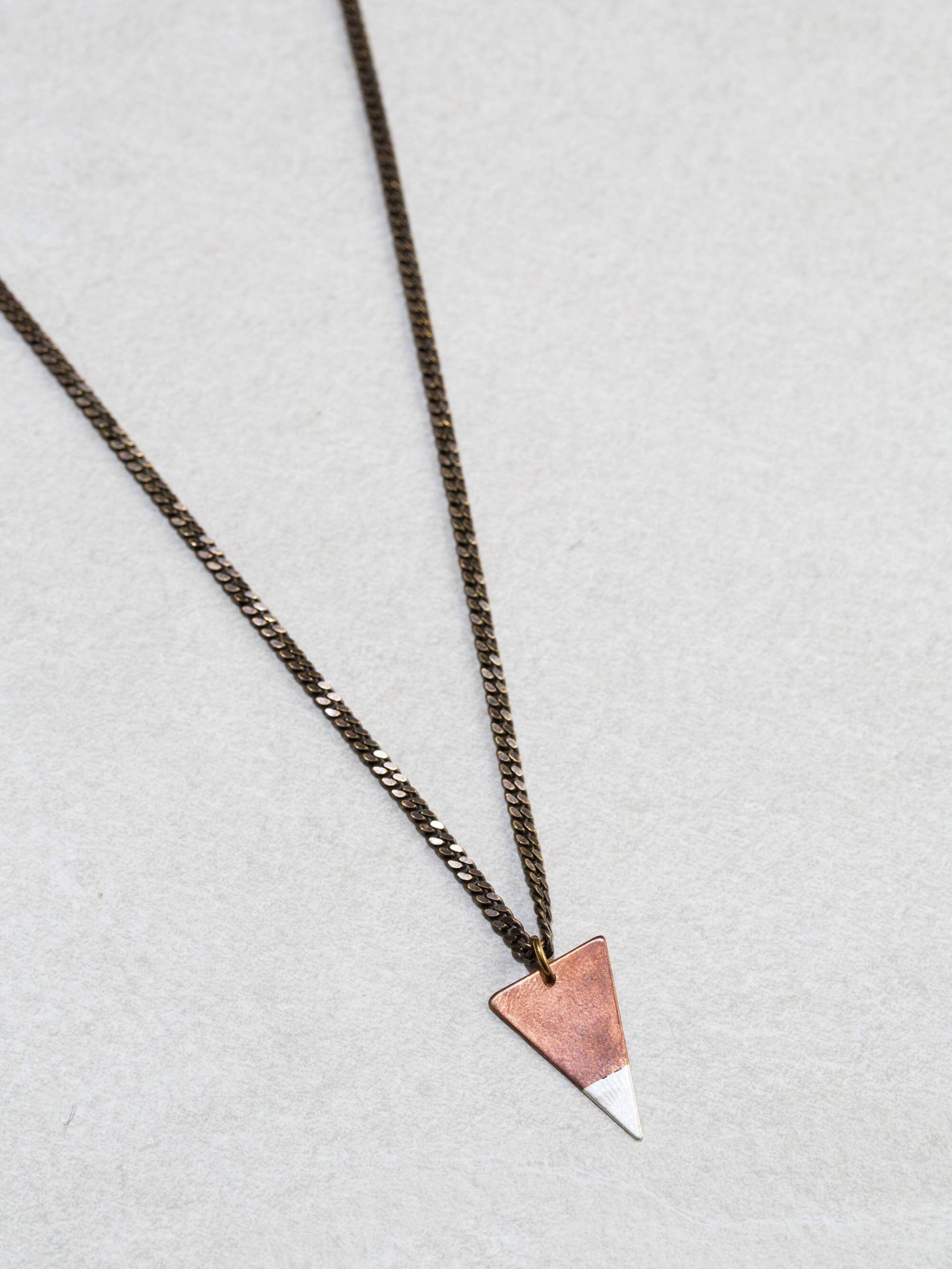 Kurze Silber Halskette, Dreieck Anhänger, Und Kupfer, Kleine Charme, Oder Gold Kette, Unisex Schmuck von NOAunisexJewelry