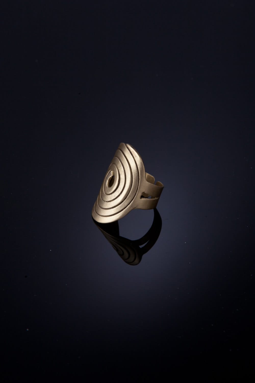 Messing Oval Spirale Statement Ring, Antik Messing, Größenverstellbar 7 von NOAunisexJewelry