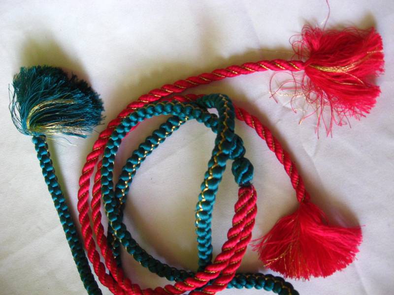 Obi Jime, Handgeflochtener Seidengürtel, Wunderschöne Obijime, Kumihimo, Smaragd/Rot/Gold, Weich, Zweifarbig von NOKIMO