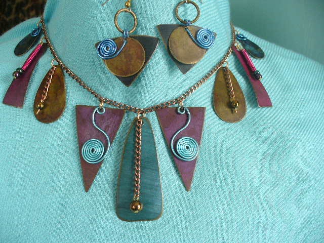 Anhänger Halskette Metall Und Coiled Wire Handmade, Geometric Anhänger Halskette Metall Und Coiled Wire Handmade, Geometric von NOLAdreamers
