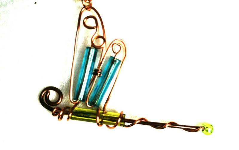 Libelle Kupferdraht Anhänger, Aqua Blau, Limegrüne Glasperlen Handgemacht Mit Ohrringen Libelle Kupferdraht Anhänger, Aqua Blau, Limegrüne Glasperlen Handgemacht Mit Ohrringen von NOLAdreamers