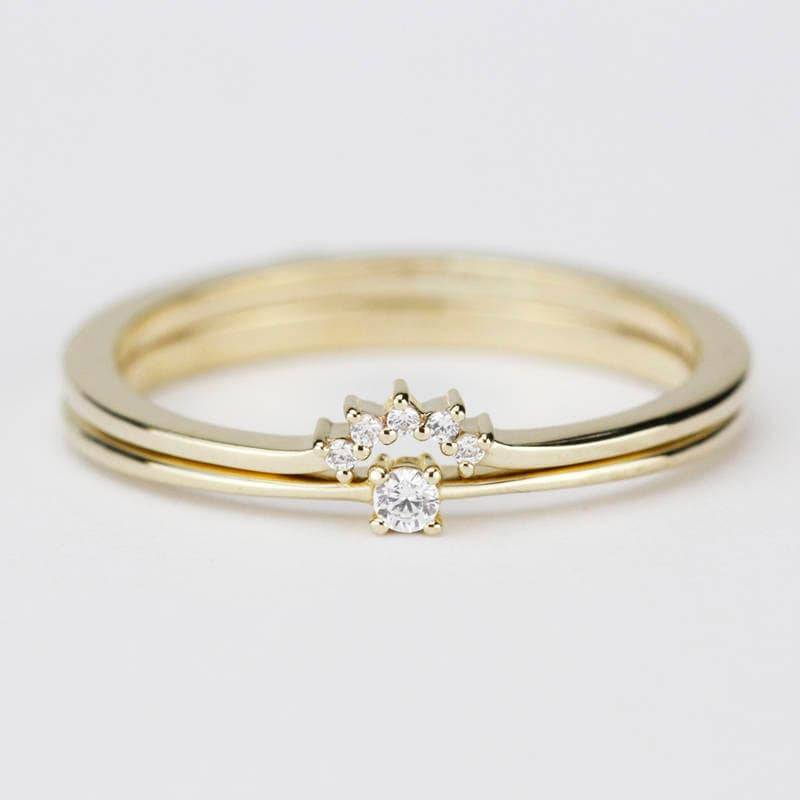 18K Gold Diamant Solitär Ring Set Geschwungener Ehering von NOOI