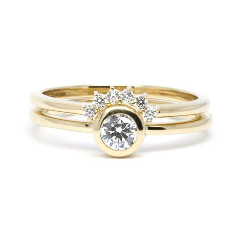 18K Gold Diamant Verlobungsring Set Gebogener Ehering von NOOI