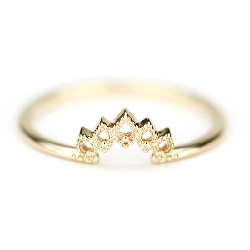 18K Gold Geschwungener Ehering Zierlicher Kronenring von NOOI