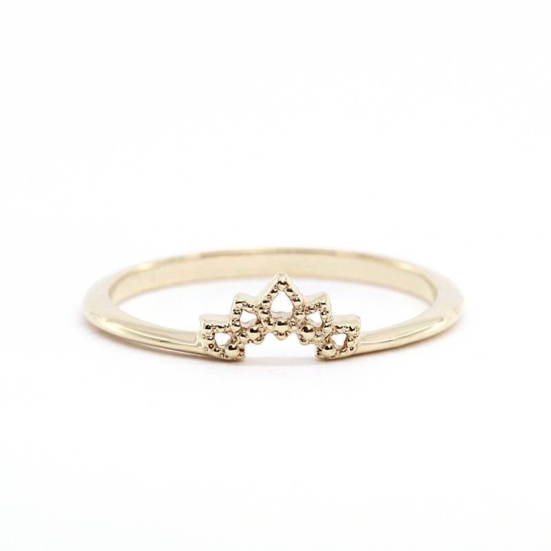 18K Gold Krönchen-Ehering Zierlich Geschwungenes Nestingband von NOOI