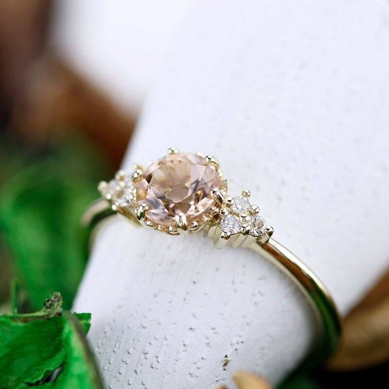 18K Gold Morganit Verlobungsring Cluster Diamant Ring 18K Gold Morganit Verlobungsring Cluster Diamant Ring von NOOI